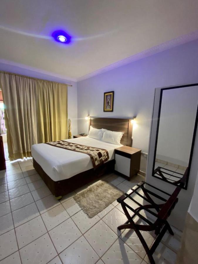 Dolar Lodges & Tours Maun Exteriör bild
